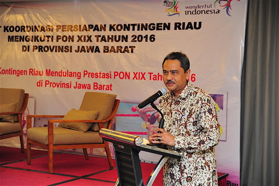 Hasil gambar untuk Gubri Sambut atlit Riau dari PON ke XIX Jabar