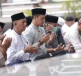 Warga Pekanbaru Bersujud, Minta Turun Hujan di Tengah Kepungan Asap