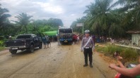 Lakalantas Libatkan 4 Unit Truk di Jalan Lintas Pinggir, Tumpahan CPO Ganggu Kelancaran Lalu Lintas