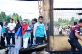 Bupati  Kampar Temui Korban Kebakaran di Desa Silam, Kuok
