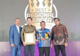 Punya BPR Beraset Rp100 Miliar, Bupati Rohil Terima Penghargaan Bidang Ekonomi dan Keuangan