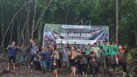SELARAS, Mahasiswa KKN Universitas Riau Tanam 1.300 Bibit Mangrove di Desa Sebauk