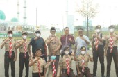 Pramuka Peduli Rokan Hulu Bagikan Ratusan Masker kepada Masyarakat