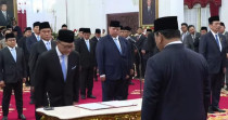 Prabowo Lantik Menteri Kabinet Merah Putih, Luhut Jadi Ketua DEN