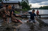 Aksi Heroik Ujang Selamatkan Istrinya Yang Sudah Ditarik Buaya di Sungai Soren Gaung