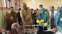 Bupati Inhu Kunjungi Pasien Anak di RSUD Indrasari