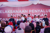 Presiden Jokowi Sambangi Gudang Bulog Dumai