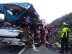Kecelakaan Bus vs Truk di Tol Pekanbaru–Dumai, 2 Tewas dan 16 Luka-Luka