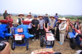 Wali Kota Serahkan Bantuan Sarana Pertanian Kepada Belasan Kelompok Tani