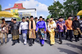 Bersama Ribuan Warga Kabupaten Kampar Se-Riau, Pj Bupati Kampar Apresiasi Bagholek Godang