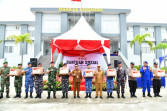 Aster Teritorial Panglima TNI Salurkan Bansos Binfungtaswilnas ke Rupat, Bupati Ucapkan Terima Kasih