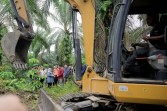 Cegah Karhutla dari Sumbernya, Kasmarni Dorong Pembersihan Lahan dengan Bantuan Alat Berat
