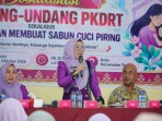 Wakil Bupati Kampar Buka Sosialisasi UU PKDRT dan Pelatihan Pembuatan Sabun Cuci Piring di Kecamatan Tapung