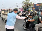 Ribuan Masker Gratis Dibagikan di Simpang Tabek Gadang Pekanbaru