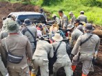 Tangani Karhutla Siak, Plt Gubri Kirim Puluhan Anggota Satpol PP