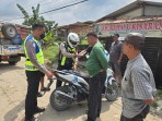 SOK HEBAT!  'Nombak' di Jalur Macet KM 85 Pangkalan Kerinci, 10 Mobil Langsung Dihadiahi Surat Tilang