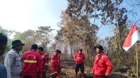 Cerita Manggala Agni Riau Peringati Kemerdekaan RI di Medan Kebakaran Hutan