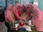GOW Kab. Kampar Laksanakan Pelatihan Pembuatan Kue Bolen Pisang