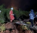 Hingga Dini Hari Bupati Siak Pimpin Karhutla, Menjaga Sumur Minyak BSP