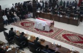 Jenazah Andi Rusli DIlepas Paripurna