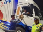 HK Bersama Polda Riau dan Polres Siak Bagikan Kopi Gratis di Tol Permai