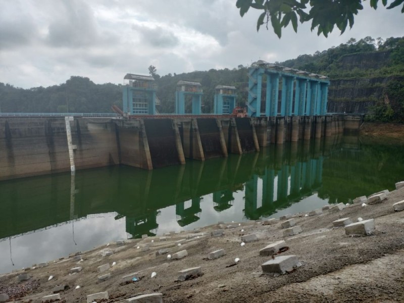 Walau Hujan, Debit Air di Waduk Koto Panjang Menurun