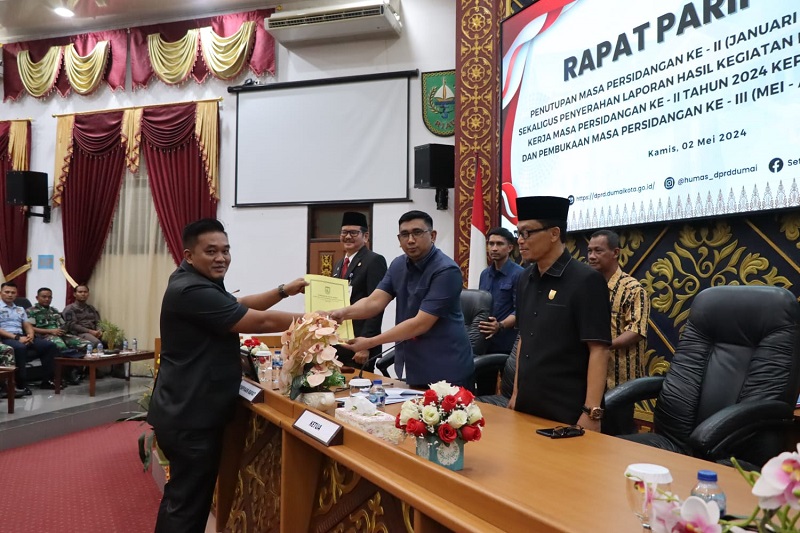 DPRD Serahkan Hasil  Reses dan Kunker Kepada Pemerintah