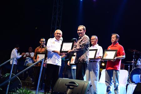 Jadi Tuan RUmah Pelaksanaan HAKI 2016, KPK Beri Penghargaan Pada Pemprov Riau