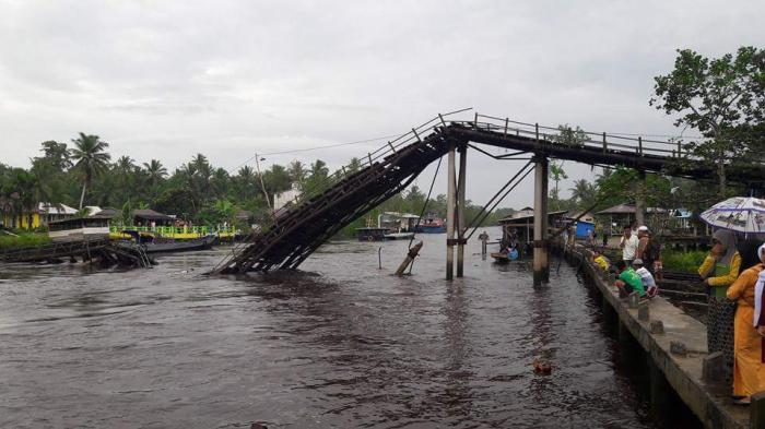 Bupati Perintahkan Sekda dan Instansi Terkait Segera Perbaiki Jembatan di Desa Bente Mandah