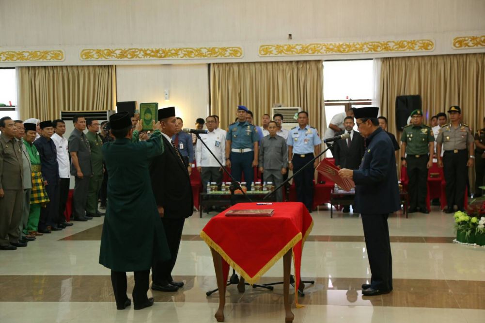 Gubri Lantik Ahmad Syah Sebagai Pj Sekdaprov Riau