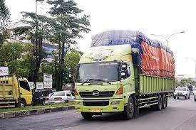 SIAP-SIAP! Truk Bertonase Besar Masuk Kota  Ditindak