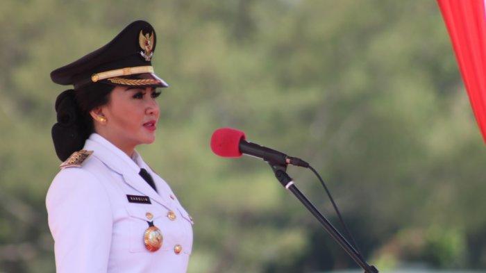 Jawab Sri Mulyani Soal 'Desa Hantu', Bupati  Cantik Karolin: Disini Tak Ada Hal Itu
