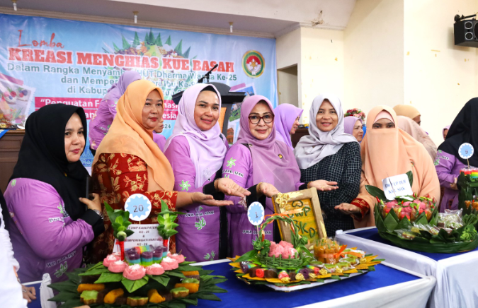 Semarak HUT DWP ke-25 Pemkab Siak Gelar Lomba Kreasi Hias Kue Basah