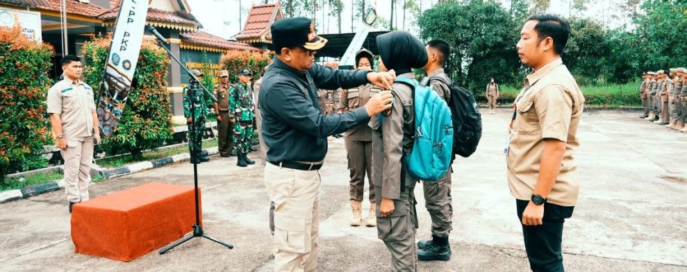 Bupati Kuansing Pimpin Apel kegiatan Pembentukan Fisik dan Mental bagi Praja Muda Satpol PP-PKP