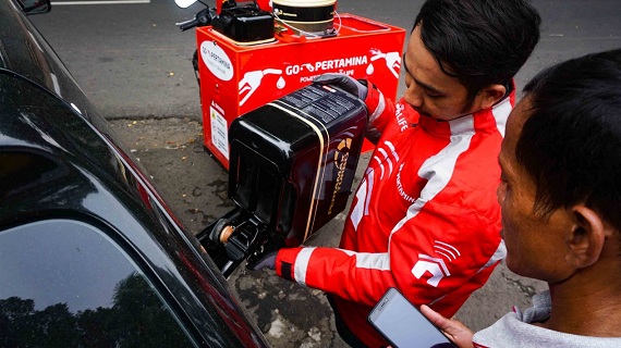 MANTAP....Pertamina - Go-Jek Luncurkan Layanan Bahan Bakar Minyak  Online