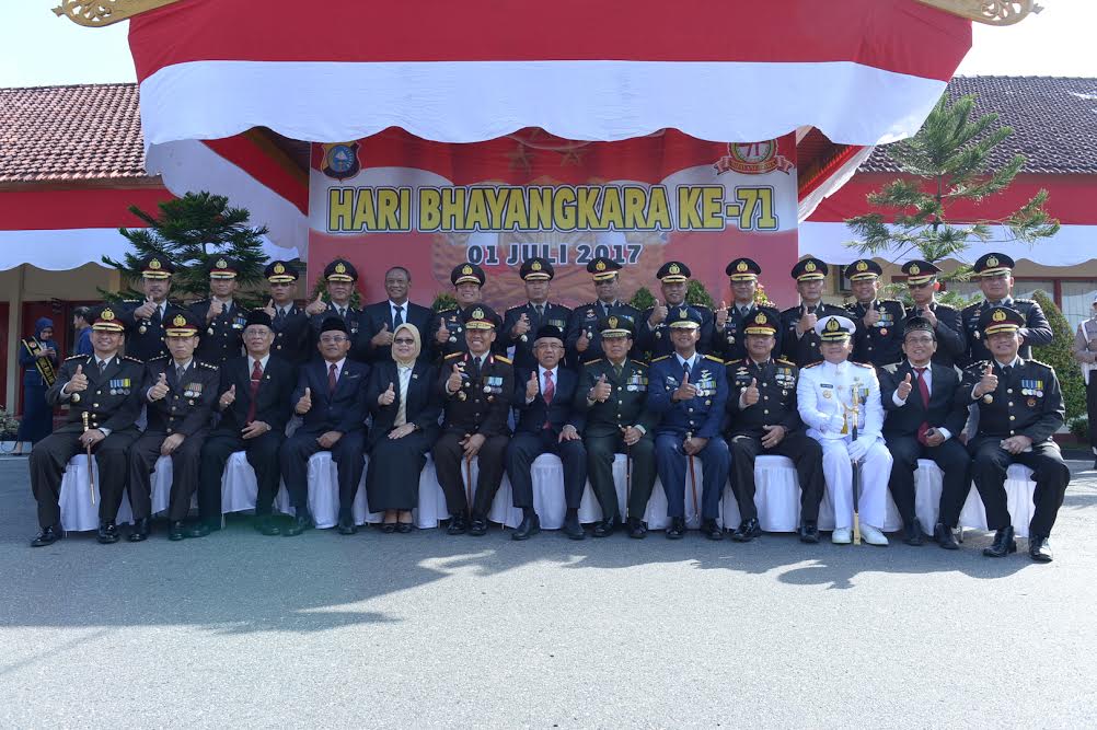 Peringatan HUT Bhayangkara ke-71, Gubri: Mari Bersama Membangun Riau