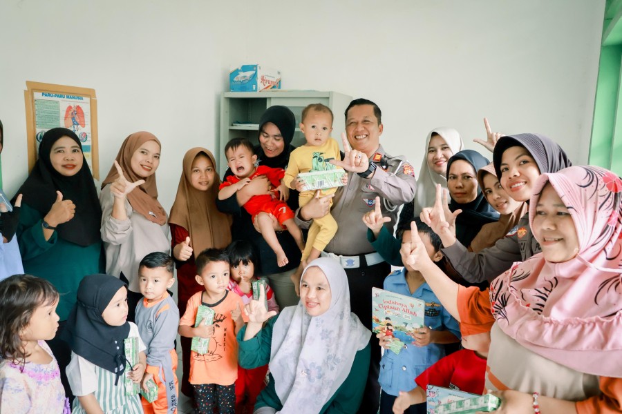 Penuh Keceriaan, Jalur Pustaka Keliling Satlantas Polres Kuansing Hadirkan Edukasi dan Literasi untuk Anak-anak