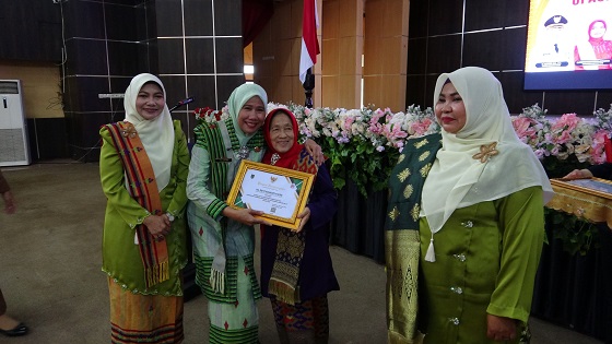 Pimpin Upacara Peringatan Hari Ibu, Wabup Inhil Harapkan Dukungan Bagi Perempuan Pesisir