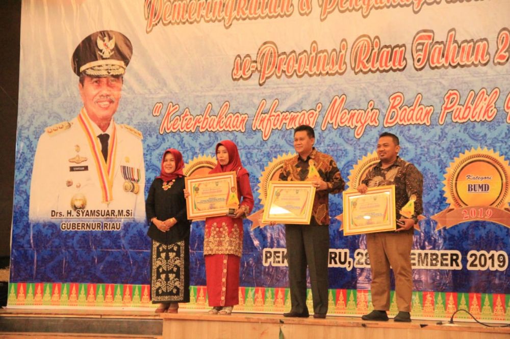 Unilak Pekanbaru Raih Anugerah KI Riau Award 2019