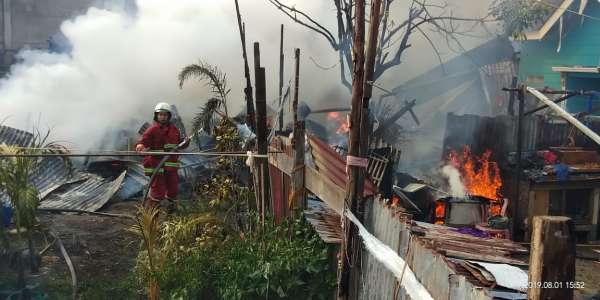 Satu Unit Rumah dan Gudang Pelaminan di Kecamatan Sail Hangus Terbakar