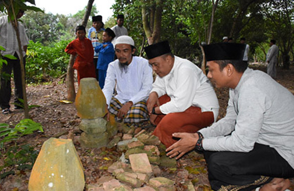 AJAIB... Ada Dua Makam Tua Misterius di Bengkalis, Anehnya Tak Pernah 'Tersentuh' Air Saat Laut Pasang