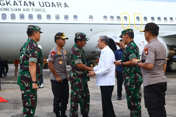 Gubri dan Kapolda Sambut Kunjungan Kerja Panglima TNI dan Kapolri di Riau