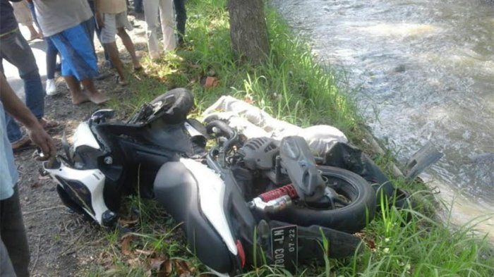 BRAKKK...Tabrakan dengan Truk, Pengendara Matik Tewas Terpental