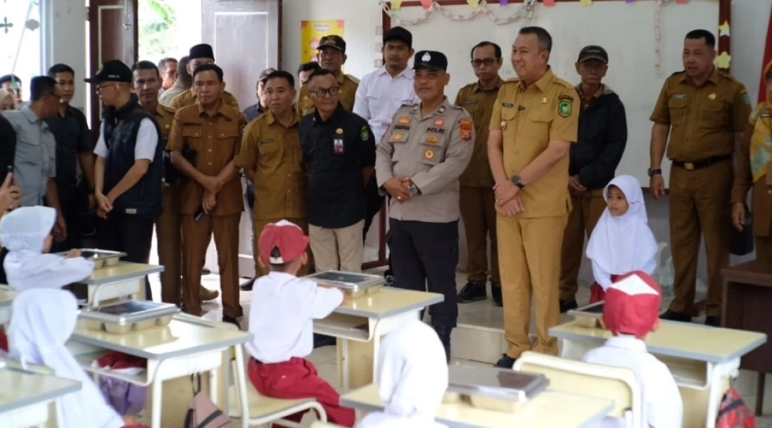 Wabup Muzamil Resmikan Dapur MBG di Pulau Merbau