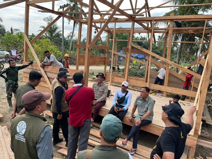 Resmi, Kayu Hanyutan Pascabanjir Dimanfaatkan untuk Pemulihan Warga