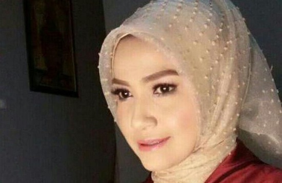 Sadis... Janda Cantik Pegawai Bank Ella Nurhayati  Ditemukan Tewas dengan 23 Lubang Tusukan di Rumahnya