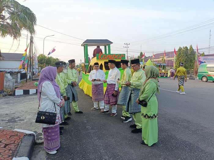 Kampar Tampilkan Perahu Lanco di Pawai Taaruf MTQ Provinsi  di Bengkalis