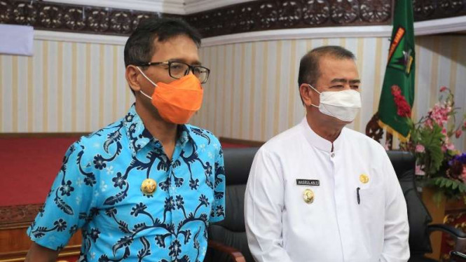 Antisipasi Lonjakan Kasus Covid-19, Gubernur Perintahkan Seluruh Pegawai Rumah Makan dan Kafe di Padang Dites Swab