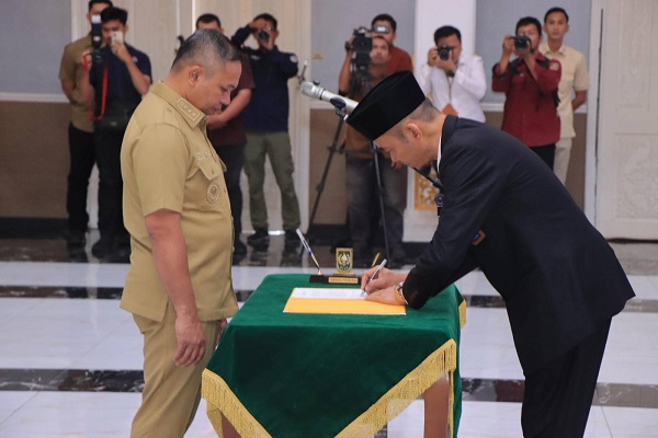 Bupati Kampar Ucapkan Selamat Kepada Bapak Evenri Sihombing Atas Dikukuhkan sebagai Kepala Perwakilan BPKP Provinsi Riau
