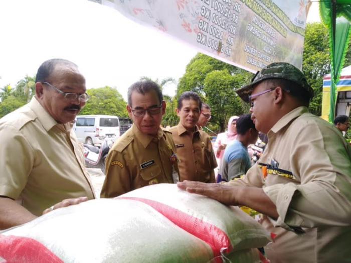 Pemkab Kuansing Gelar Operasi Pasar Murah di Lapangan  Limuno